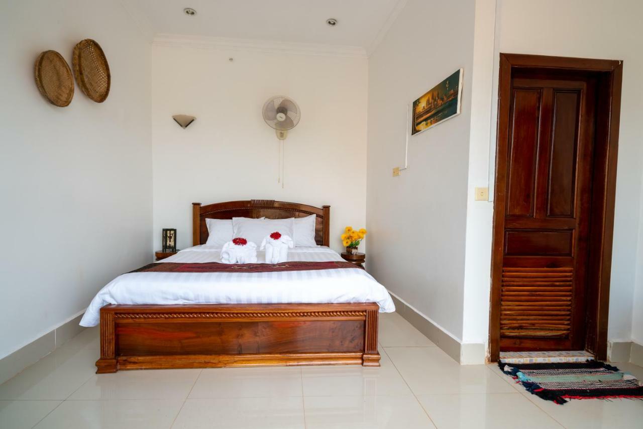 Royal Sok Chhan Siem Reap Exterior photo